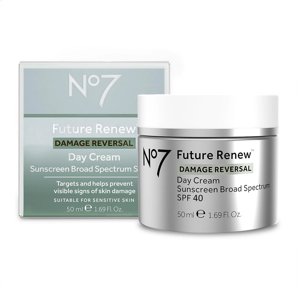 No7 Future Renew Day & Night Cream ครีมกลางวันบางเบาและไนท์ครีมเข้มข้นที่ออกแบบมาเพื่อดูแลผิวหน้าทุก