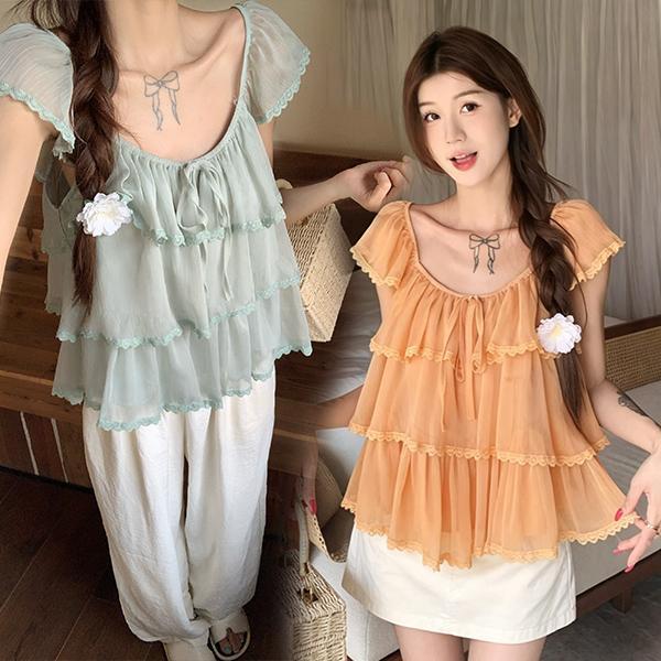 MIMI[สินค้าพร้อมส่ง]เสื้อชีฟองแขนสั้นคอระบายเรียบๆ ทรงสวย เหมาะสำหรับฤดูร้อน ตกแต่งด้วยลูกไม้ ไซส์ใหญ่ เสื้อผู้หญิง-W769