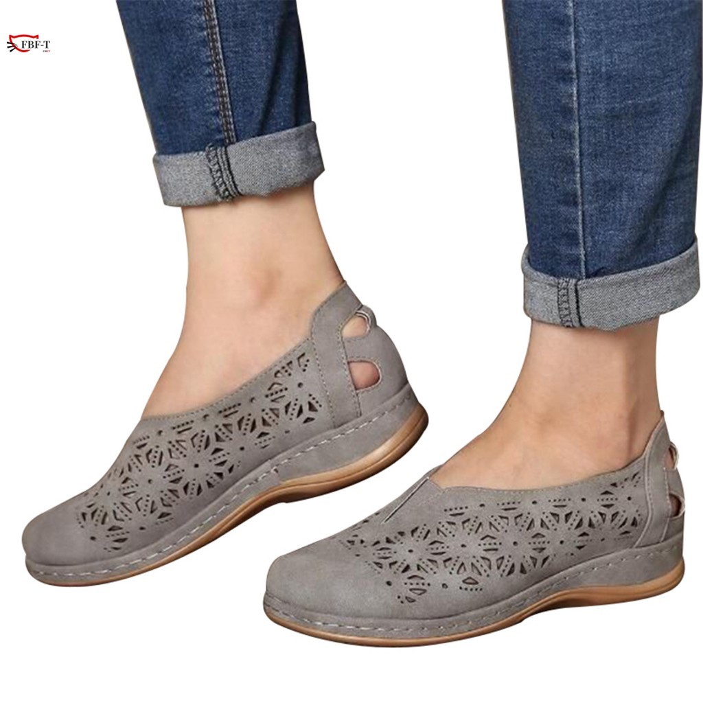 รองเท้าเดี่ยวสตรี Hollowed Out Wedge Heels รองเท้าเดินสบาย
