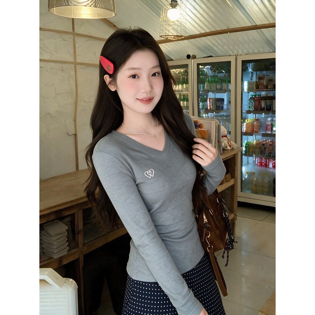 Xinwang [ภาพอย่างเป็นทางการมูสแคชเมียร์ 210g 2 * 2] American Retro Slim-fit V คอหัวใจคู่ปัก Bottomin
