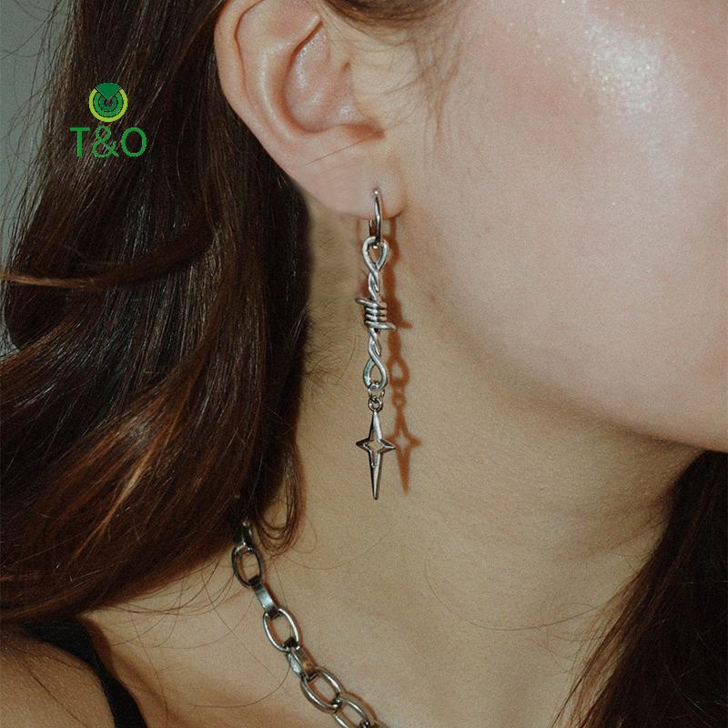T & O Gothic Punk Thorns ต่างหูผู้หญิง Hip Hop Simple Barbed Star Hollow ต่างหู Y2k เครื่องประดับของ