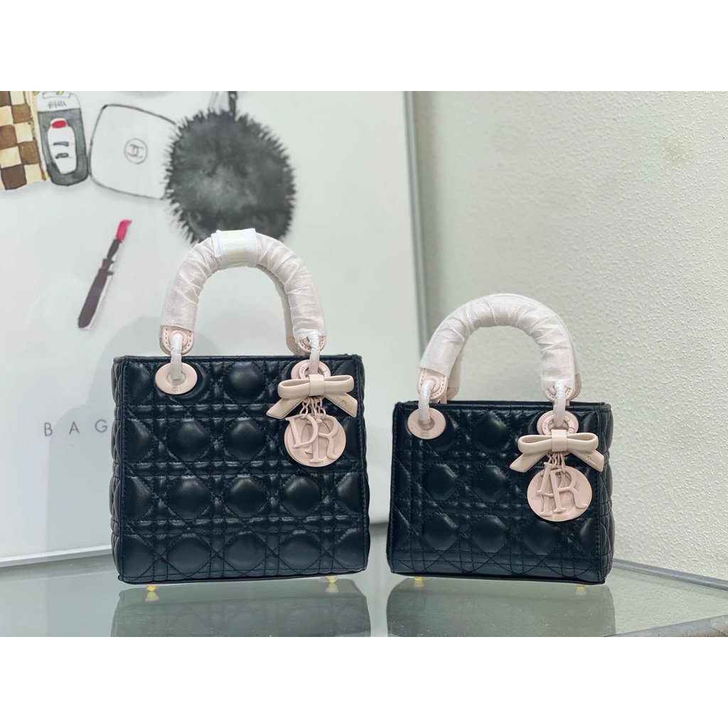 Dior Bowknot Three Grid Lady Dior Letter สายคล้องไหล่ Four Grid หนังแกะแบบพกพา Crossbody Bowknot dio