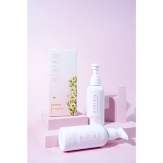 RIRIKO GENTLE BALANCING FEMININE WASH ทำความสะอาดทุกวันด้วยส่วนผสมจากธรรมชาติเพื่อดูแลบริเวณจุดซ่อนเร้นที่บอบบาง