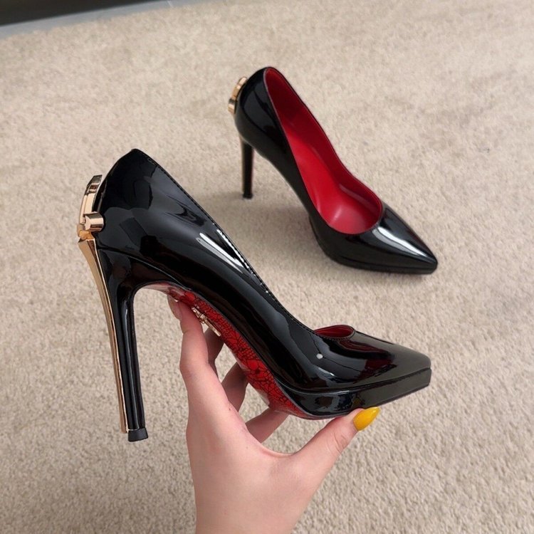 คลังสินค้าพร้อมชี้ Stiletto รองเท้าส้นสูงรองเท้าผู้หญิงหนา Soled รองเท้าส้นสูงกันน้ําเพิ่มความสูงผู้หญิง