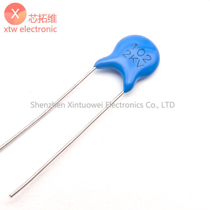 (50 ชิ้น) 2KV102 ตัวเก็บประจุเซรามิกแรงดันสูง 2KV 102 1000pF 1nF ตัวเก็บประจุแบบเสียบปลั๊กสีน้ําเงิน