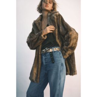 H&M(เอชแอนด์เอ็ม) กางเกงยีนส์เอวสูงทรงกว้าง ผู้หญิง 1297530