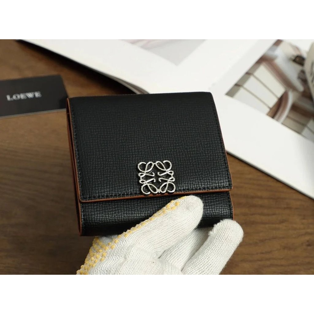 กระเป๋าสตางค์ LOEWE ลายปาล์ม สำหรับใส่บัตรและเหรียญ