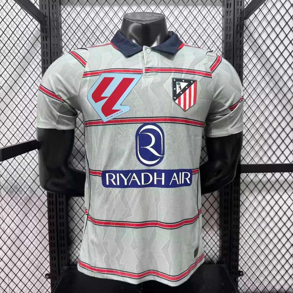 26/27 Atletico Madrid Two Guest Player Edition คุณภาพสูงผู้ใหญ่ชายเสื้อฟุตบอลเสื้อยืดเสื้อ S-2XLAAA +