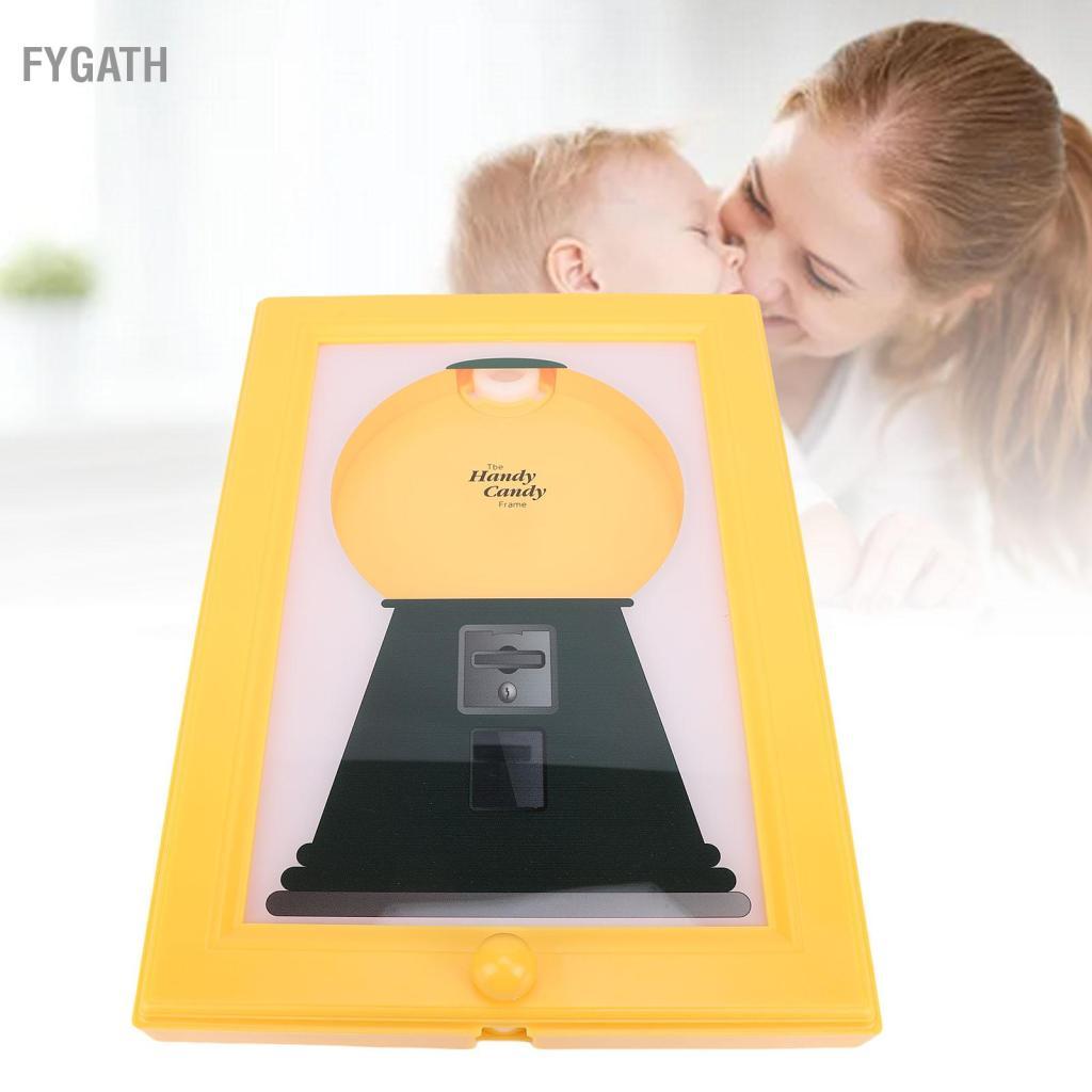 fygath Handy Candy Frame Gumball Machine ในรูปเครื่องจ่ายแบบติดผนัง