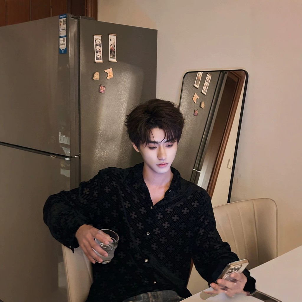 LL0U Ch*me H*rts Spot Goods CH Cross-patterned hollowed-out velvet long-sleeve shirt, short jacket, 