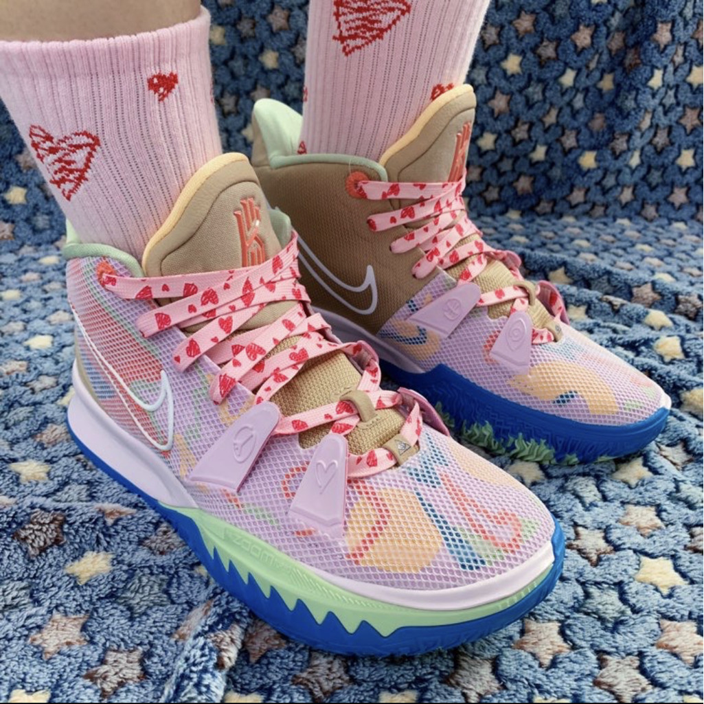 เหมาะสําหรับ nike kyrie 7 ep สีชมพูอ่อน Irving 7 Peace and Love สีชมพู Graffiti Tie-Dye เป็ดแมนดาริน
