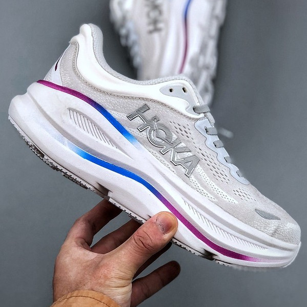 Hoka Bondi 9 และ Hoka Bondi 8 รองเท้าวิ่งสำหรับทั้งผู้ชายและผู้หญิง