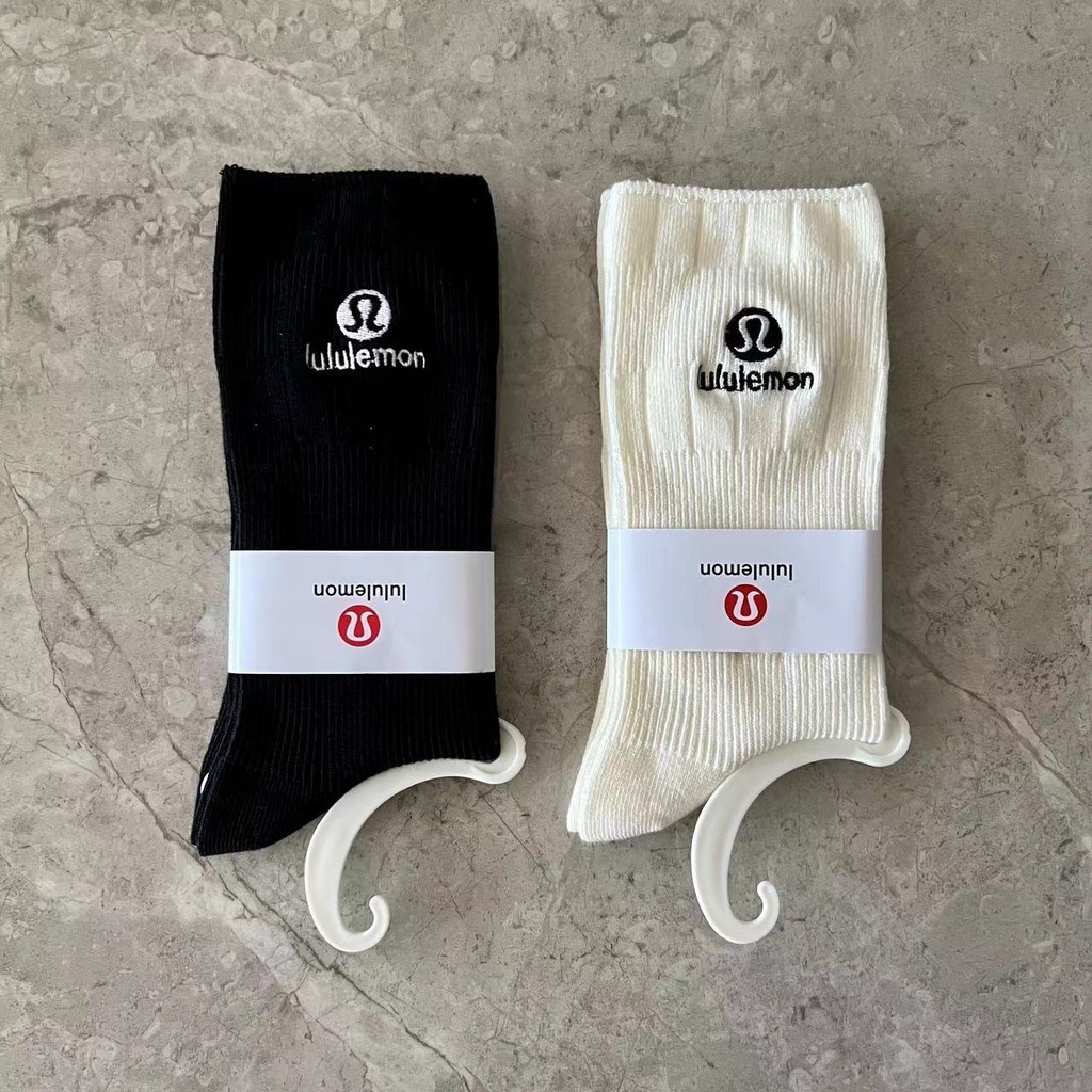 ถุงเท้ากีฬาผ้าฝ้ายแท้สำหรับผู้หญิง สไตล์เรียบหรูและสวมใส่ง่าย