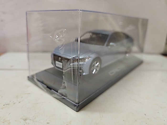 原厂 1:30 TOYOTA CROWN BEYOND RS Advance 2.0L