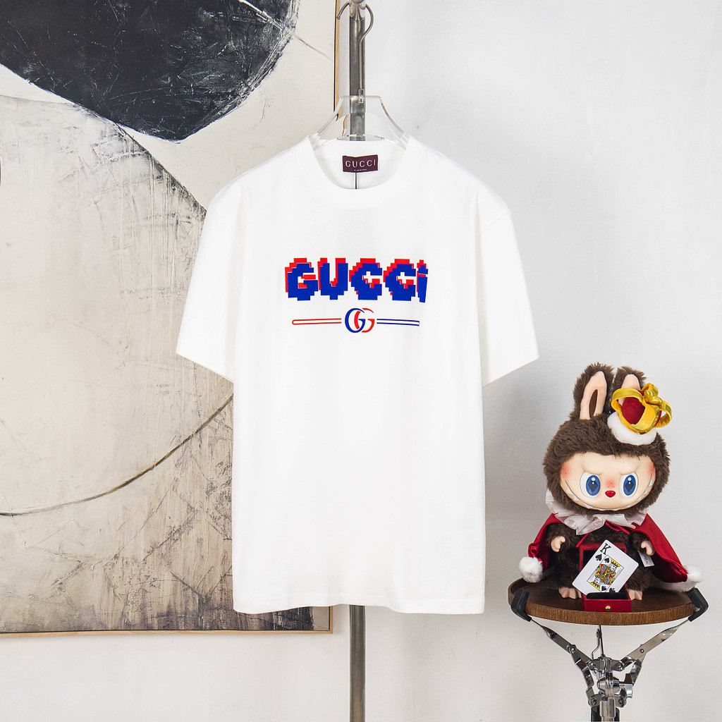GUCCI ผู้ชายผู้หญิง PLUS ขนาดแขนสั้นคู่สไตล์อินเทรนด์ Casual PLUS ขนาดรอบคอ Slim-fit 2026 ต้นฤดูใบไม