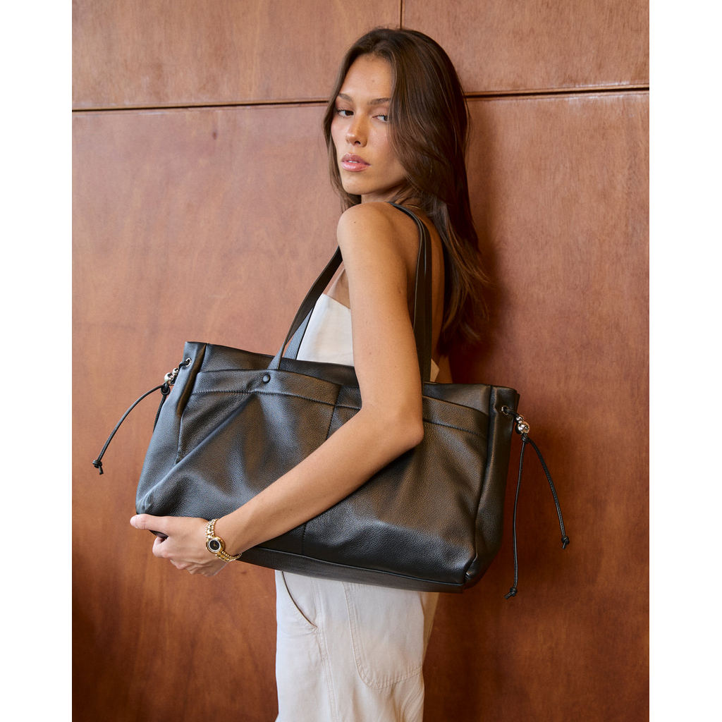 Muse Aria - Sasha - Everything Shoulder Bag Genuine Leather กระเป๋าหนัววัวแท้