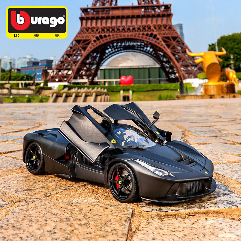 Bburago Bburago Ferrari 1: 18 จําลองรถรุ่นคอลเลกชันของขวัญเครื่องประดับเหมาะสําหรับชุด j