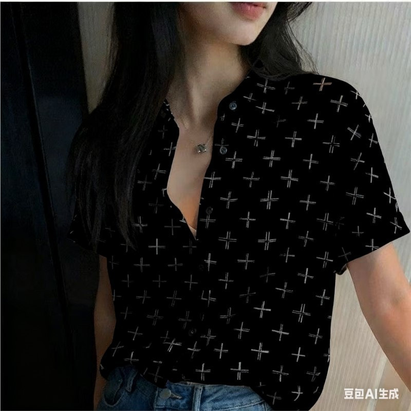 เสื้อเชิ้ตมินิมอลสีดำพิมพ์ลายเต็มสำหรับผู้หญิง แบบลำลองแขนสั้น - รูปที่ 2