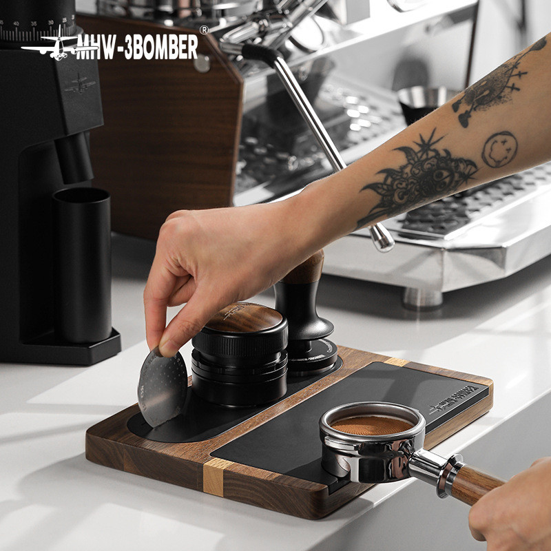 MHW-3BOMBER Bomber กระดานทํางานไม้เนื้อแข็งที่จับเครื่องชงกาแฟบรรจุแพลตฟอร์มผงค้อนจัดเก็บ