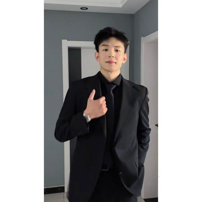 Street Wear ผู้ชายสีดําไหล่เบาะ Blazer ผู้ชายฤดูใบไม้ผลิฤดูใบไม้ร่วงสไตล์ High-End Feeling Ruffian ห