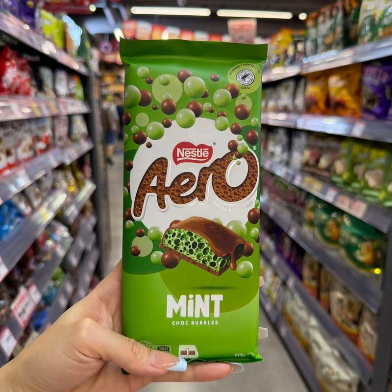 ฮ่องกง Daigou UK นําเข้า Nestle Aero Mint Bubble Chocolate Icy Thin Snacks 118g7/10/1