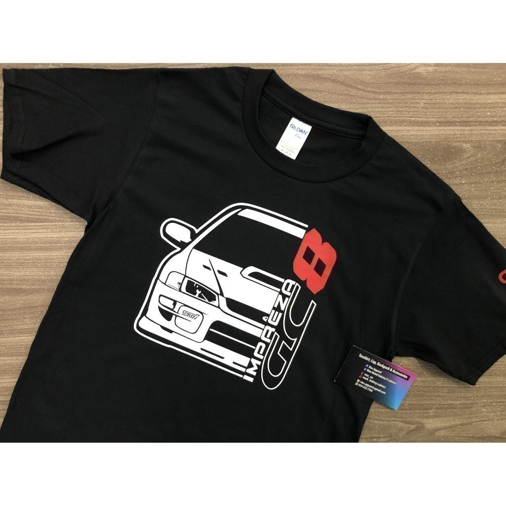 Subaru 2026 แฟชั่น Impreza GC8 FRONT (เสื้อยืดสีดํา)