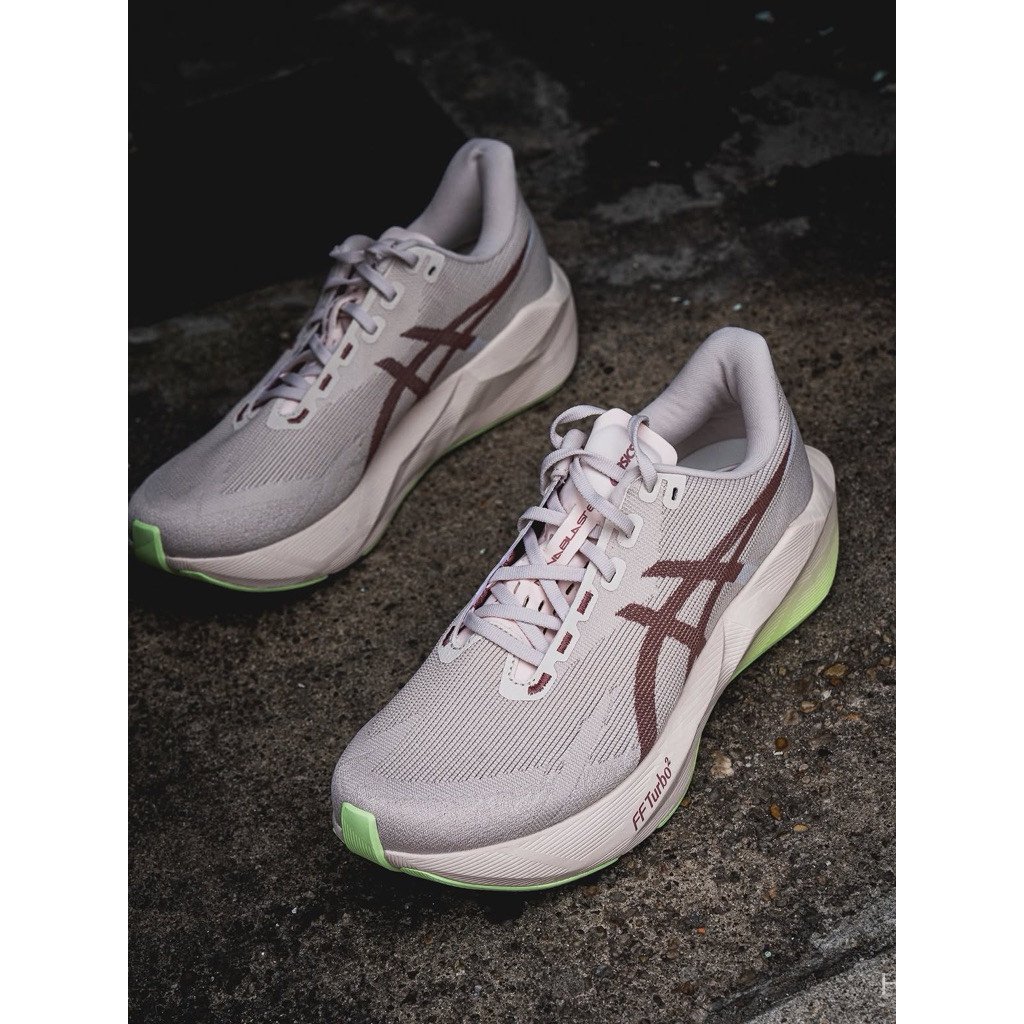 รองเท้าวิ่งผู้หญิง Asics Novablast 6