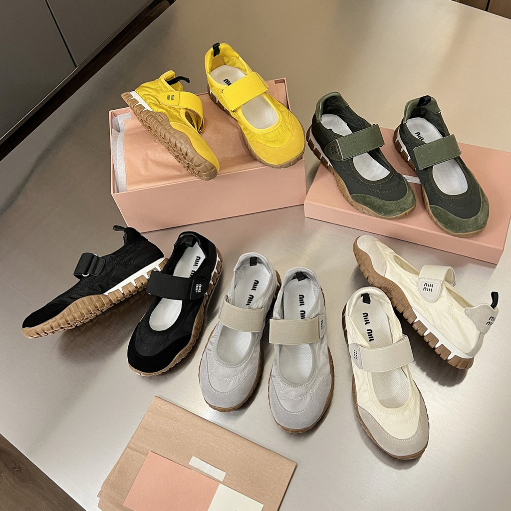 M5PP MIUMIU Retro ของแท้หนัง Mary Jane รองเท้าผู้หญิงฤดูใบไม้ผลิฤดูร้อนสไตล์ใหม่ปากตื้น Preppy สไตล์