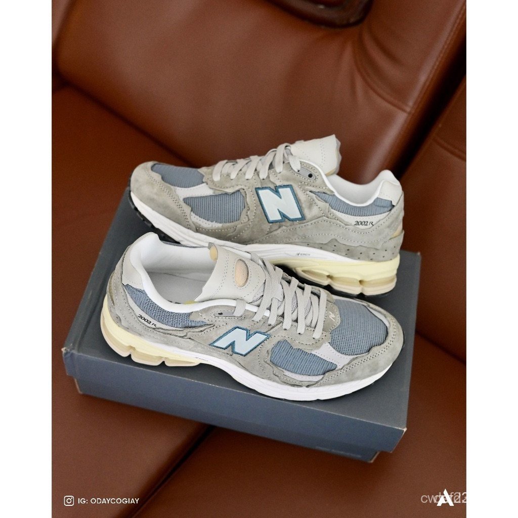 รองเท้าผ้าใบ NB 2002R ของแท้