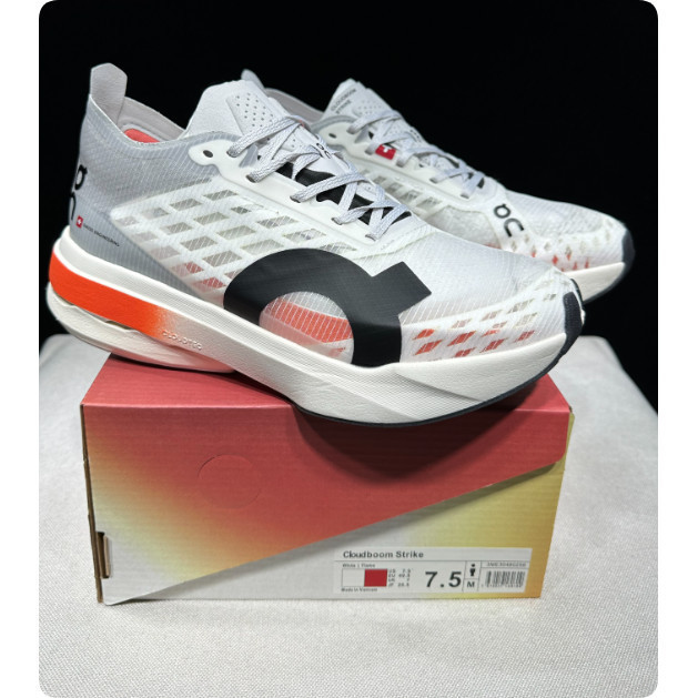 On Cloudboom Strike ลาย.White Flame Prism จากMGHE L5N4