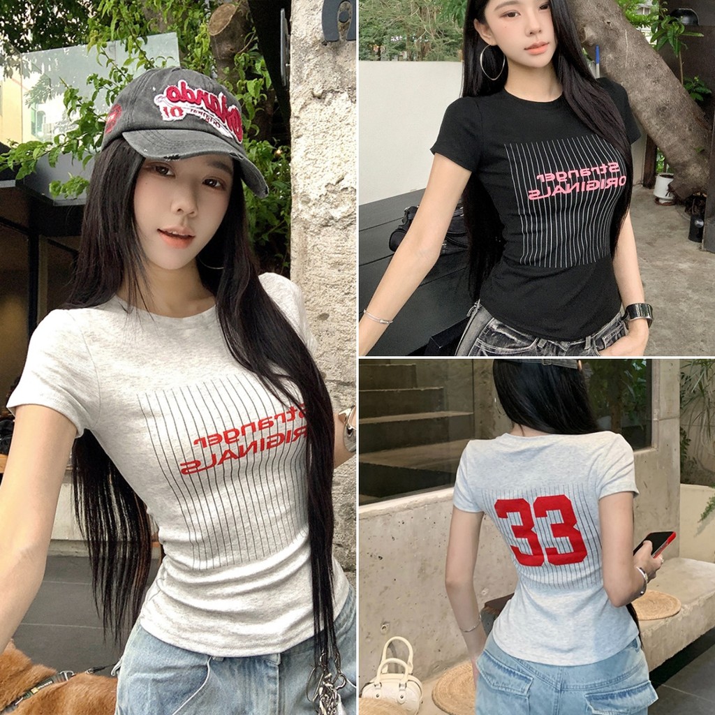 cherryshop พร้อมส่ง เสื้อยืดคอวีแขนสั้นสไตล์สาวฮอตสไตล์ย้อนยุคอเมริกันสำหรับผู้หญิง สไตล์สลิมฟิต ตัวพิมพ์อักษร แฟชั่น