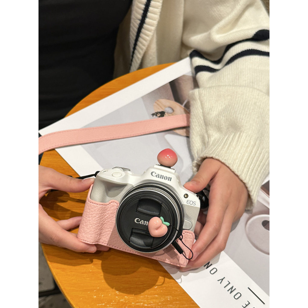 Canon r10 เคสป้องกัน r7R50v กระเป๋ากล้อง 200d2r50 เคสหนังเหมาะสําหรับ r8RPm50m200r62 อุปกรณ์เสริม
