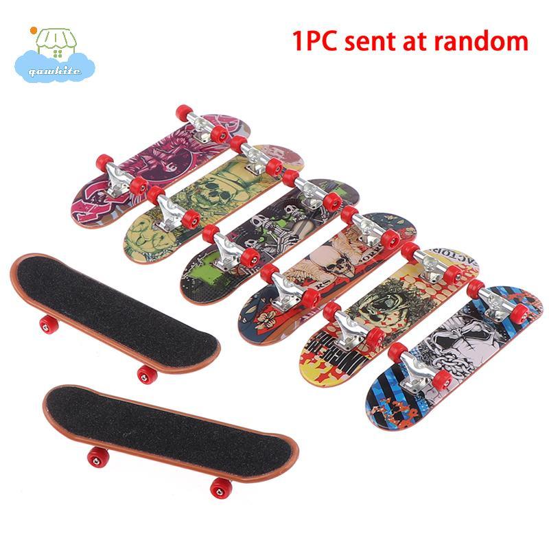 [LI] Fingerboard Mini Finger Skateboard Plastic Finger Skate Scooter Skateboard Toy IE