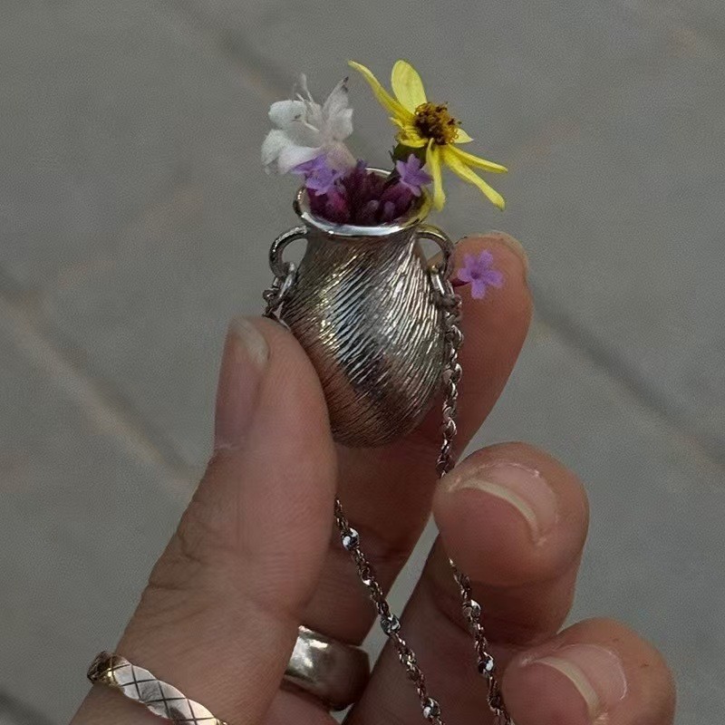 /Vase สร้อยคอผู้หญิงหรูหรา High-End Fluency เสื้อกันหนาวเสื้อผ้าอุปกรณ์เสริม Clavicle CHAIN 7.224 DF