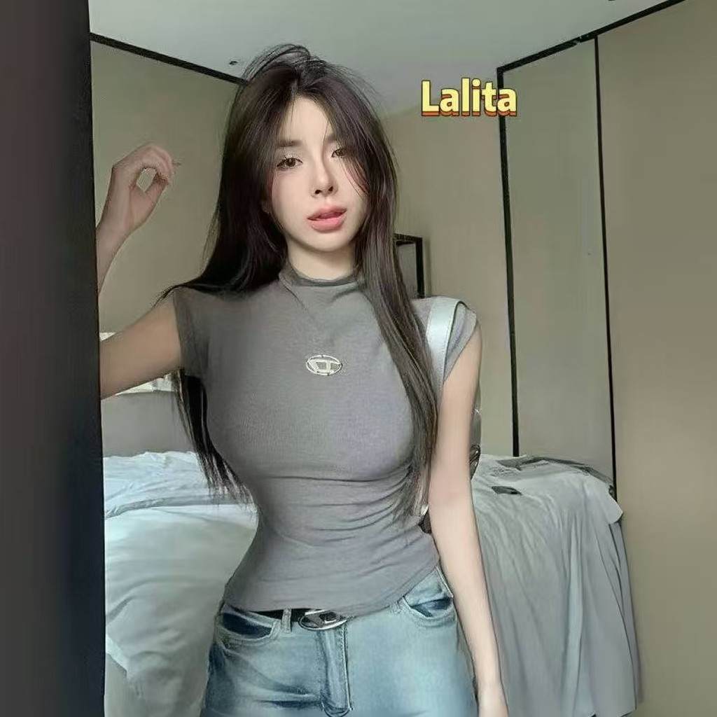 ส่งไวจากไทย สาวร้อนสไตล์คอสูงแขนสั้นแขนสั้นแน่นเสื้อยืดผู้หญิงฤดูร้อน พรางแขนให้ดูเพรียว Lalita