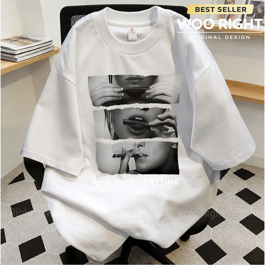 COD Woo Right Boxy เสื้อยืดขาวหลวมลายพิมพ์ปากและมือที่อก สนุกทุกช่วงเวลา ลำลองเรียบง่าย