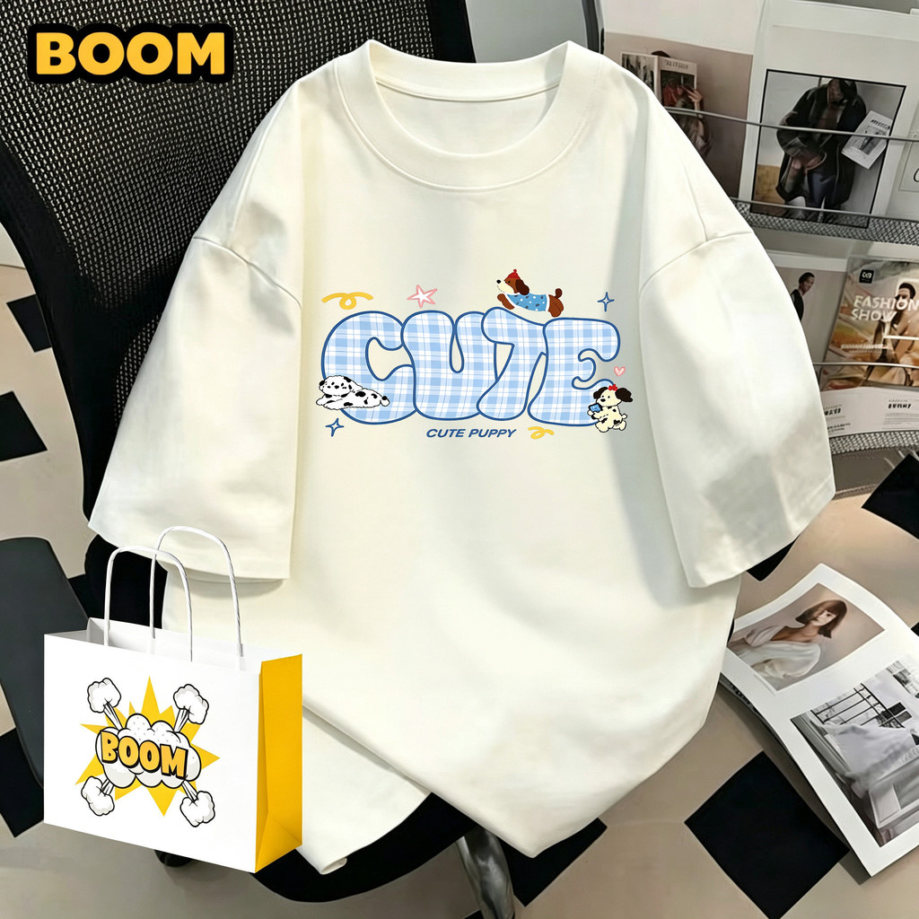 BOOM เสื้อคอกลมฤดูร้อน เสื้อ ผ้าฝ้ายแท้100% ทรงโอเวอร์ไซส์ เสื้อยืด สไตล์หวานเท่ มินิมอล ระบายอากาศ ลำลอง