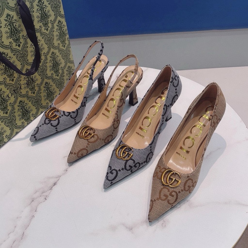 Gucci หนังสไตล์ใหม่สีทึบนูนโลหะ Horsebit Buckle Slingbit Slingbit รองเท้าส้นสูงผู้หญิง Gucci สไตล์ให