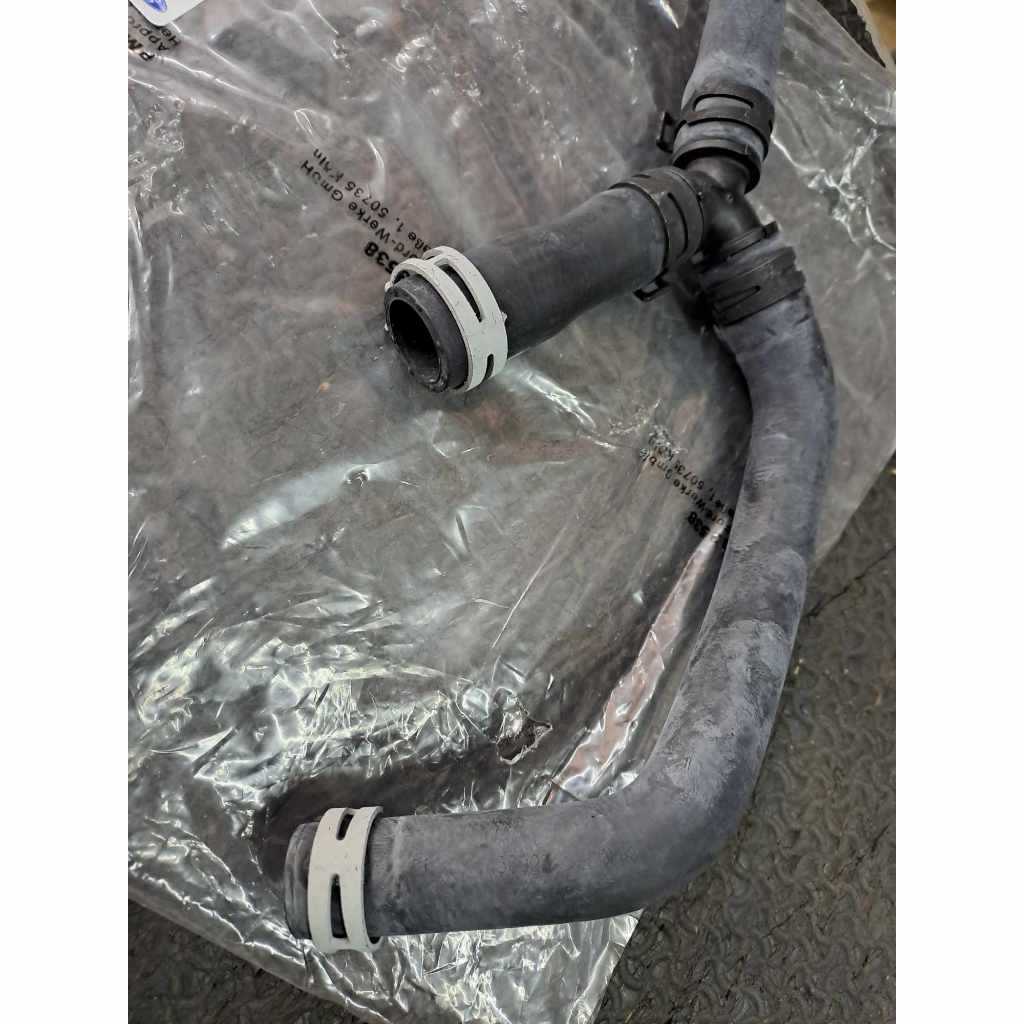 ท่อน้ำหล่อเย็นเครื่องยนต์ (แท้ศูนย์ 100% ) FORD FIESTA 1.4/1.5/1.6 8V2Z8K276B 1879195