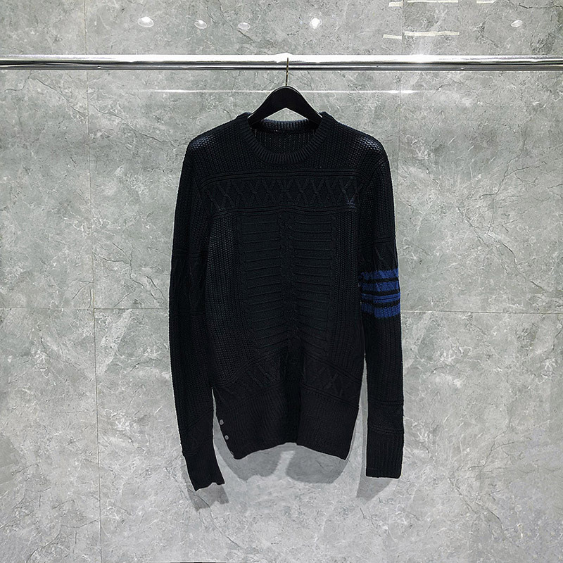 FT3N thhombrowne Wool Twist เสื้อกันหนาวผู้ชายผู้หญิงสไตล์เดียวกันรอบคอลาย Navy Blue Thread เสื้อกัน