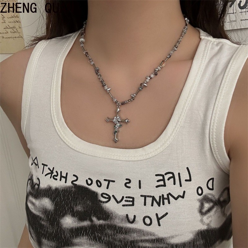 จี้คริสตัล Gothic Rose Cross สำหรับสาวโรแมนติก