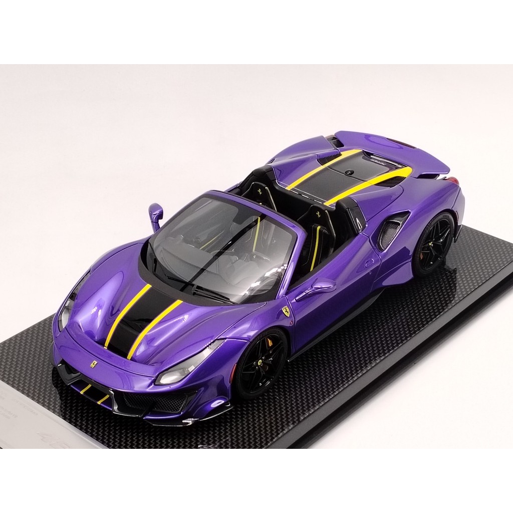 DINOMDEEL DM 1/18 Ferrari 488 PISTA SPIDER ฐานสีดํา สีม่วง 2380 FPS003B