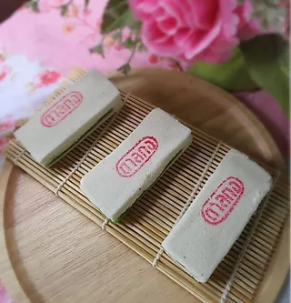 ขนมโก๋โบราณแบบมีไส้ ขนมโก๋ไส่ไส้ตาลกง แพ็ค 5 ชิ้น เจทานได้