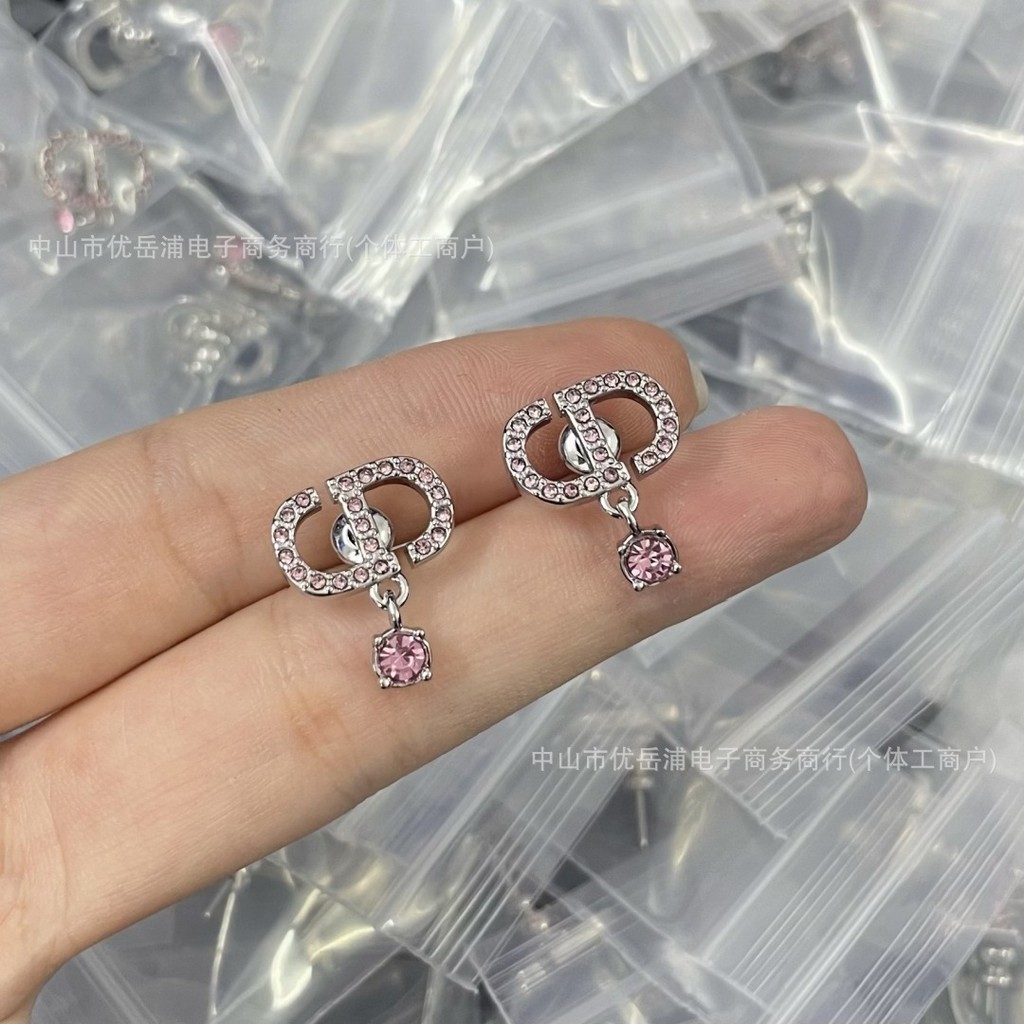 คู่รุ่น Dijia D Home Letter CD Pig Nose White Gold Red Diamond Set สร้อยคอหญิงแฟชั่นต่างหูเพชรเต็ม y
