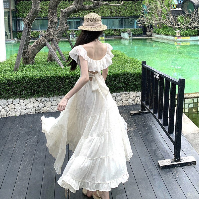 Filigree-waist Slimmer Look ชุดเดรสวันหยุดเปลือยคอคําเดียวเร้าใจนางฟ้า