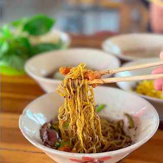 คลุกข้าว น้ำพริกหมูกระจก ไม่อมน้ำมัน กรอบ อร่อย ไม่เหม็นหืน มี 2 สูตร 3 ขนาด