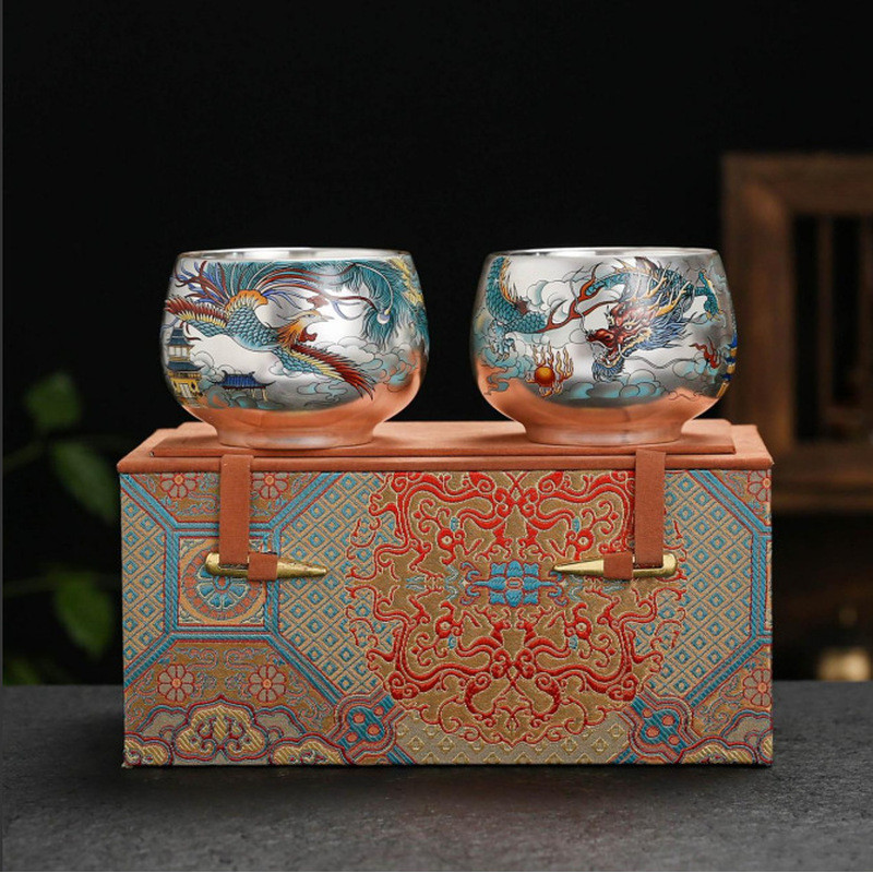 ถ้วยชาเงิน 999 พร้อมลวดลายเงินชุบทอง ลายมังกรเขียวและหงส์ สำหรับเจ้าภาพ ชุดคู่ ชาสำหรับผู้หญิงสุดโรแ