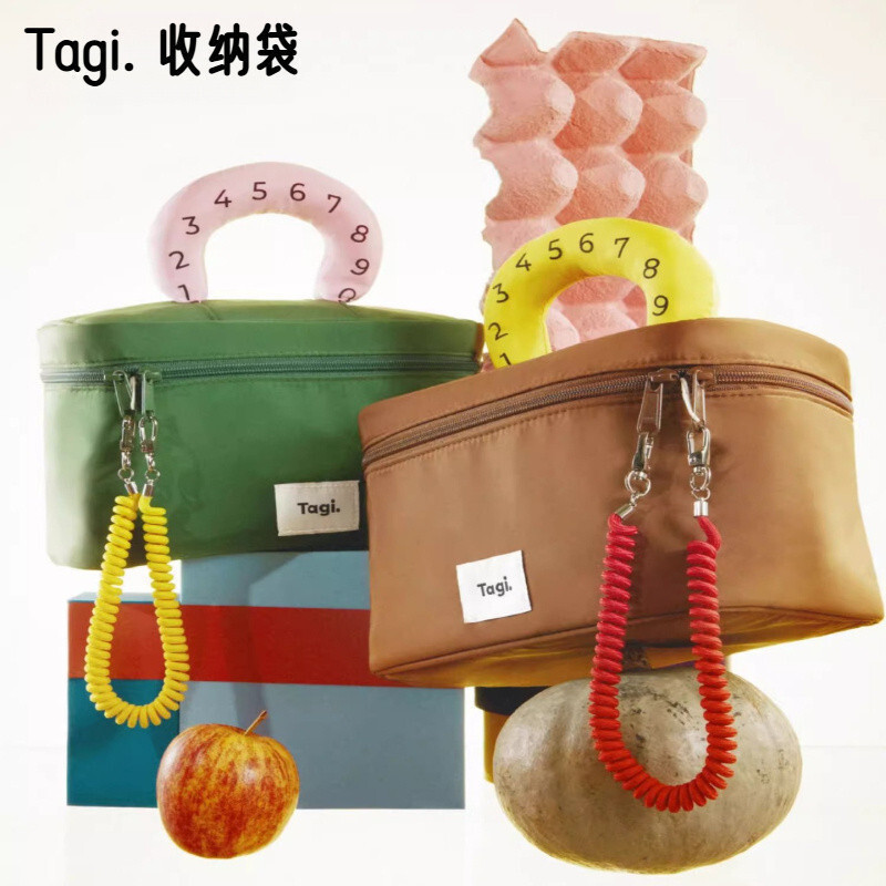 Kedy品⭐Tagi กระเป๋าแต่งหน้าอเนกประสงค์สําหรับเดินทางแบบพกพาความจุขนาดใหญ่เครื่องสําอางกันน้ําใหม่สไตล