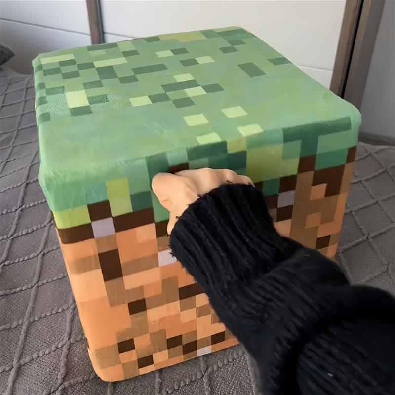 Grass Square Pillow Minecraft Creative Plush Toys Creeper Fun Dolls สําหรับแฟนผู้ผลิตโฮลดิ้ง