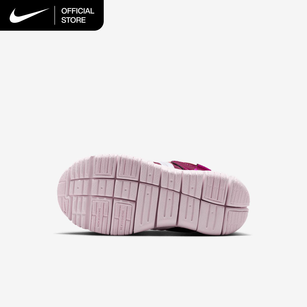 NIKE حذاء أطفال Dynamo Free سهل الارتداء — عنابي